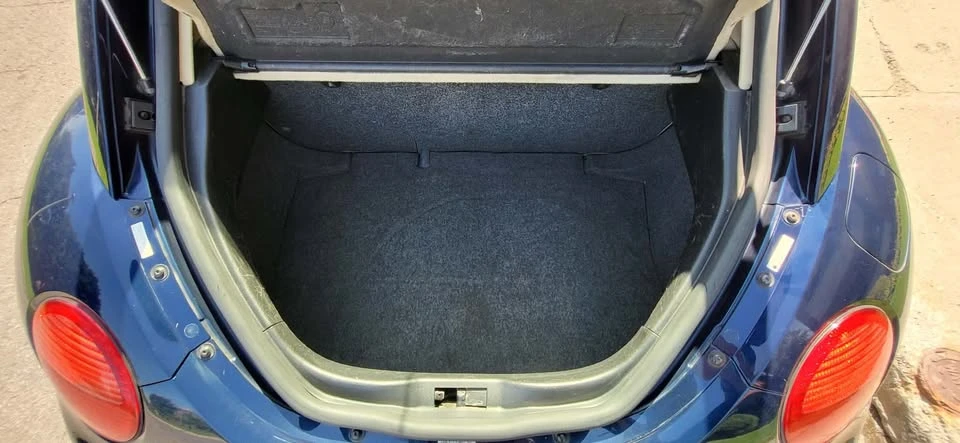 2005 Volkswagen New Beetle - Image 4 of 6