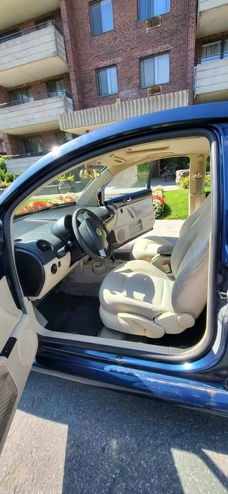2005 Volkswagen New Beetle - Image 5 of 6