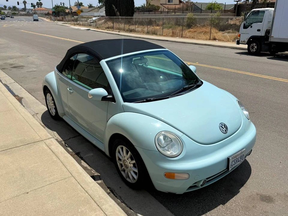 2005 Volkswagen New Beetle - Image 9 of 11