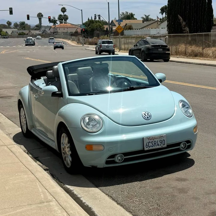 2005 Volkswagen New Beetle - Image 3 of 11