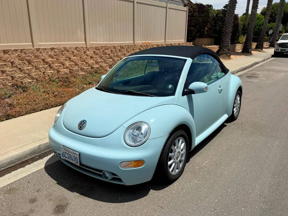 2005 Volkswagen New Beetle - Image 6 of 11