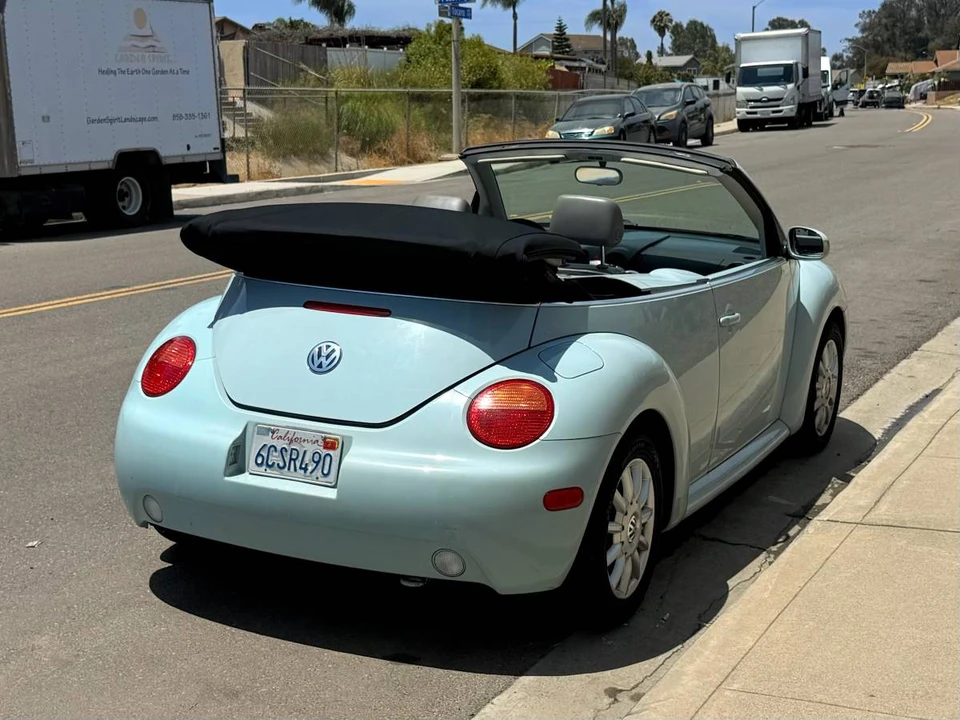 2005 Volkswagen New Beetle - Image 5 of 11