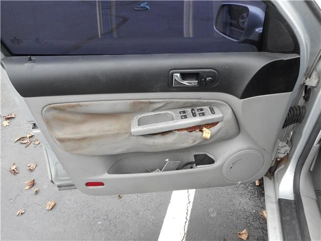 2005 Volkswagen Golf Mk4 - Image 5 of 12