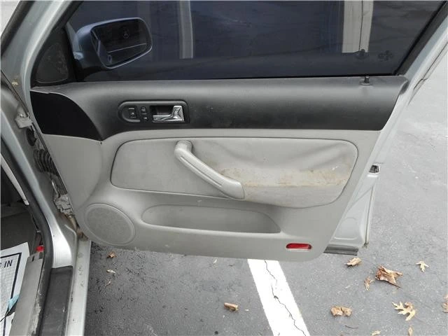 2005 Volkswagen Golf Mk4 - Image 6 of 12