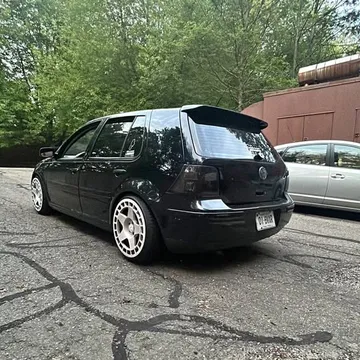 2005 Volkswagen Golf GLS Hatchback 4D