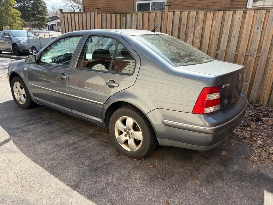 2005 Volkswagen Jetta - Image 2 of 10