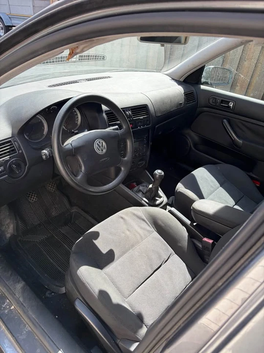 2005 Volkswagen Jetta - Image 8 of 10