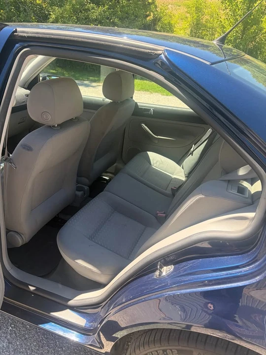 2005 Volkswagen A4 Jetta - Image 7 of 10