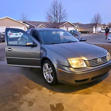 2005 Volkswagen Jetta 2.0L Sedan 4D