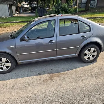 2005 Volkswagen Jetta 2.0L Sedan 4D
