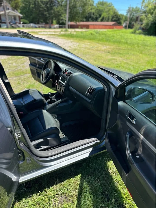 2005 Volkswagen A4 Jetta - Image 6 of 13