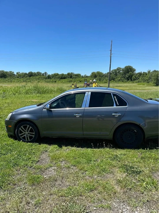2005 Volkswagen A4 Jetta - Image 2 of 13