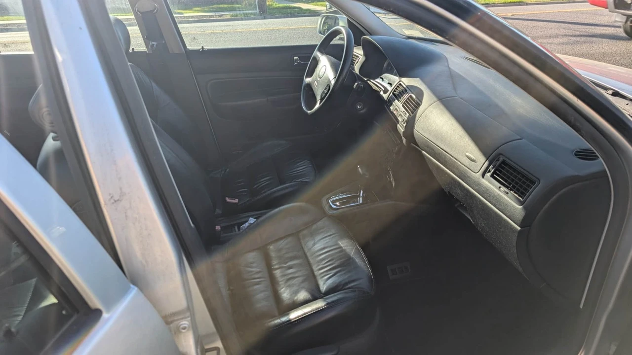 2005 Volkswagen A4 Jetta - Image 6 of 12