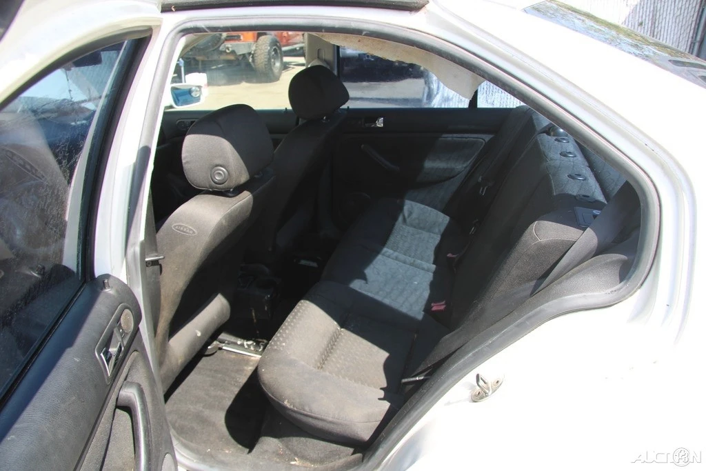 2005 Volkswagen A4 Jetta - Image 19 of 21