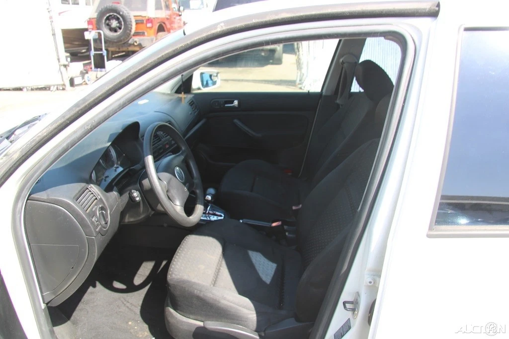 2005 Volkswagen A4 Jetta - Image 14 of 21