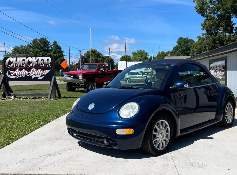 2005 Volkswagen New Beetle - Image 2 of 20