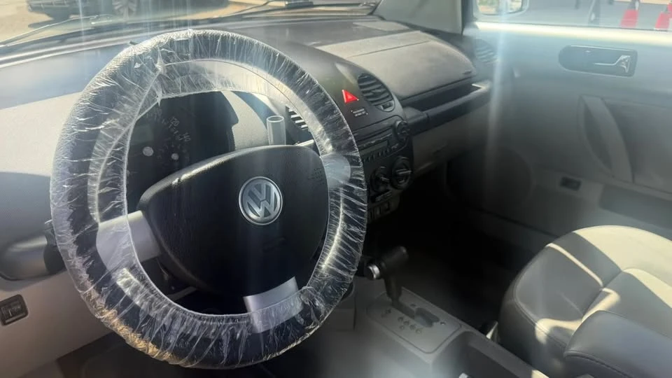 2005 Volkswagen New Beetle - Image 13 of 14
