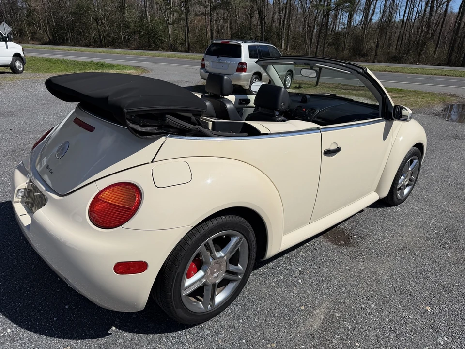 2005 Volkswagen New Beetle - Image 6 of 21