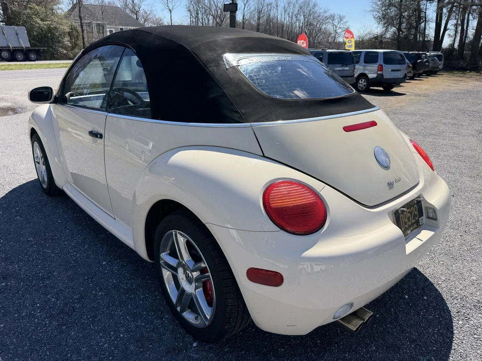2005 Volkswagen New Beetle - Image 18 of 21
