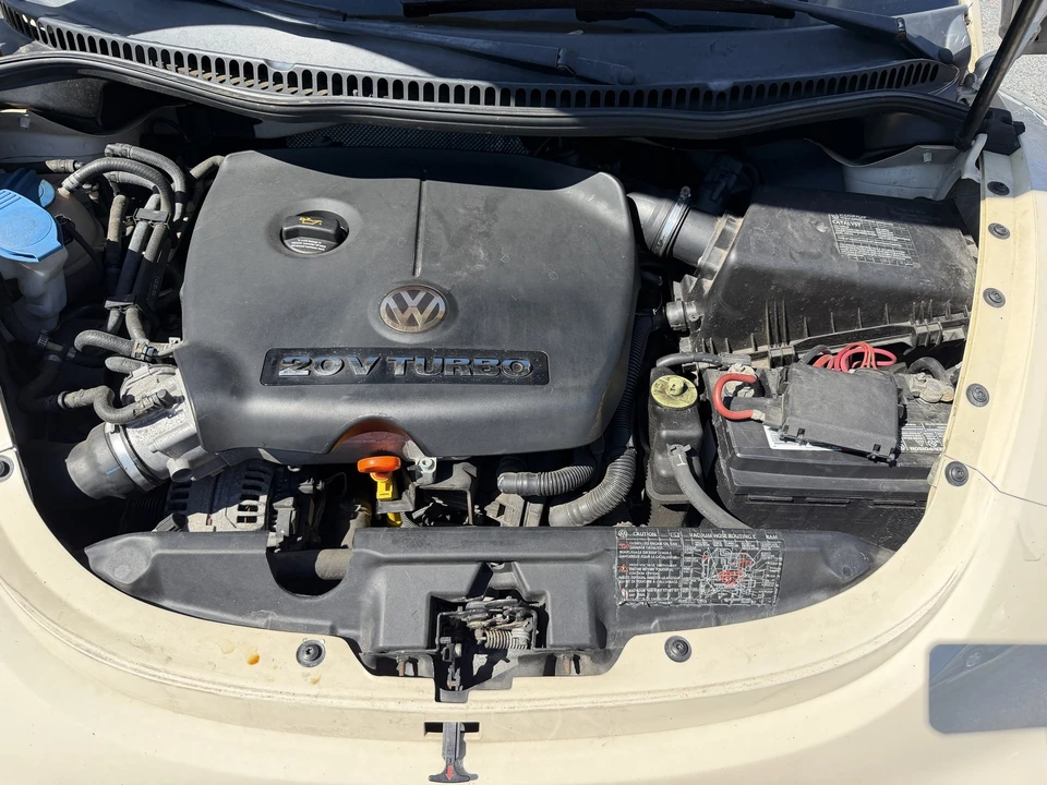 2005 Volkswagen New Beetle - Image 2 of 21