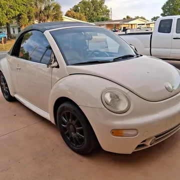 2005 Volkswagen New Beetle Convertible 2D