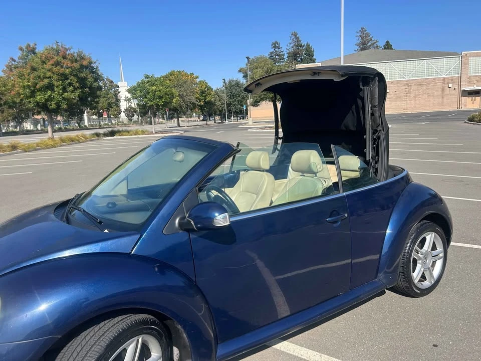 2005 Volkswagen New Beetle - Image 12 of 16