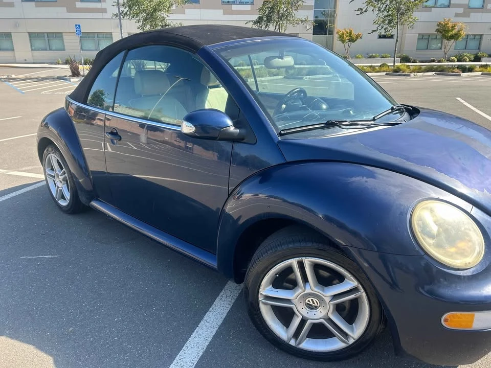 2005 Volkswagen New Beetle - Image 5 of 16