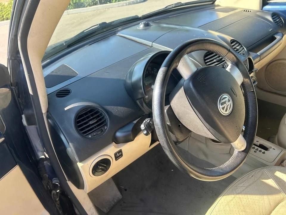 2005 Volkswagen New Beetle - Image 15 of 16