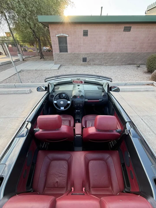2005 Volkswagen New Beetle - Image 12 of 14