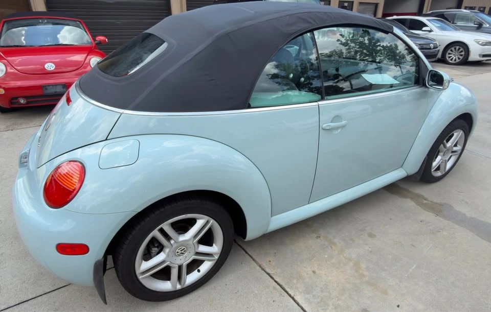 2005 Volkswagen New Beetle - Image 14 of 20