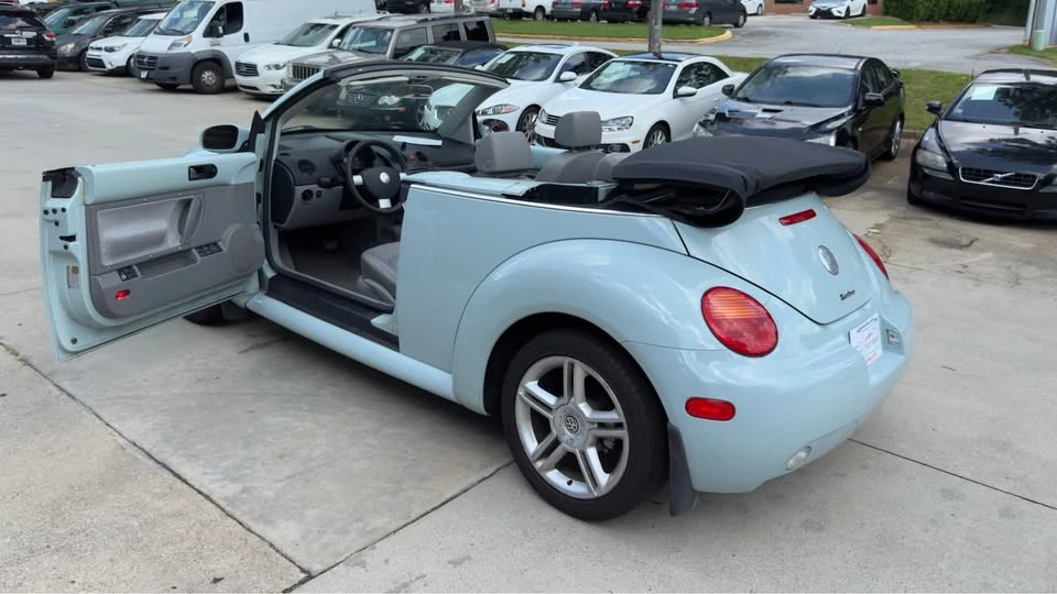 2005 Volkswagen New Beetle - Image 8 of 20