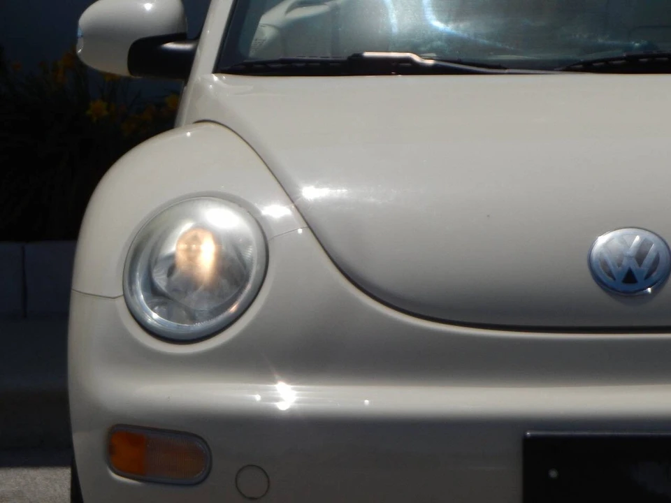2005 Volkswagen New Beetle - Image 9 of 12