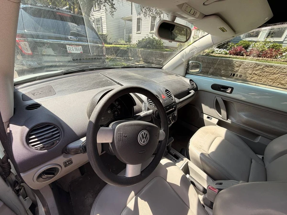 2005 Volkswagen New Beetle - Image 15 of 24