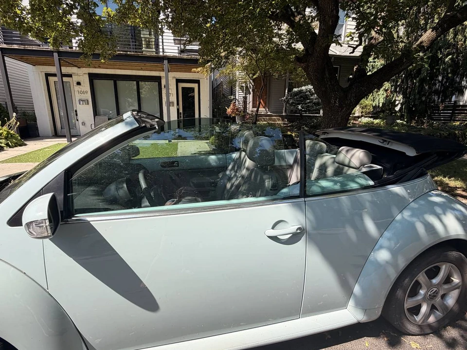 2005 Volkswagen New Beetle - Image 3 of 24