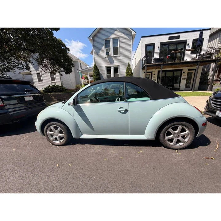 2005 Volkswagen New Beetle - Image 8 of 24