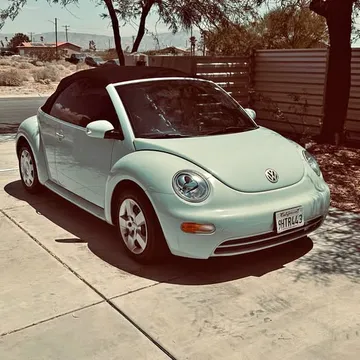 2005 Volkswagen New Beetle GL Convertible 2D