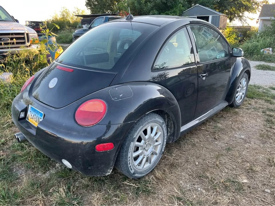 2005 Volkswagen New Beetle - Image 4 of 8