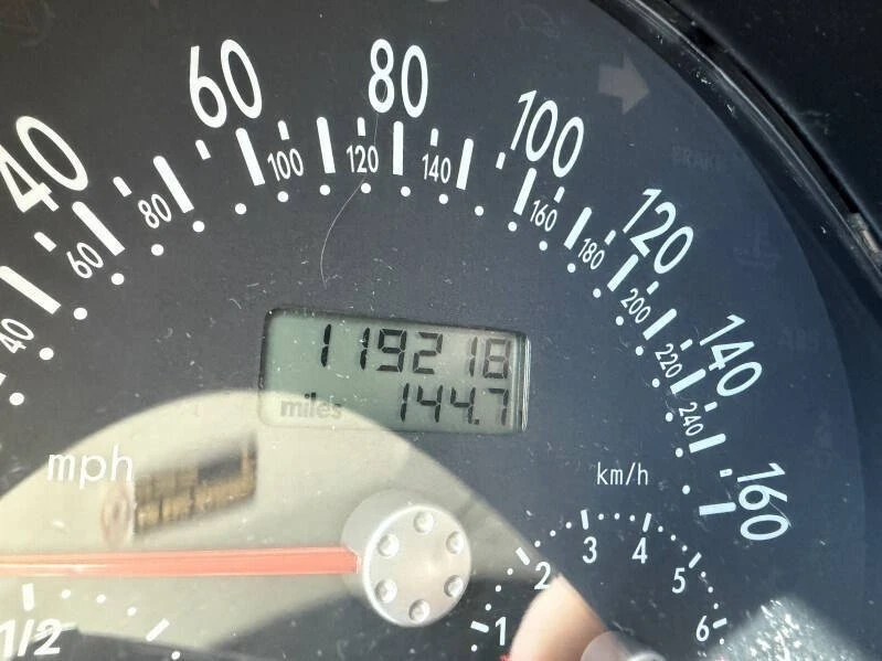 2005 Volkswagen New Beetle - Image 2 of 21