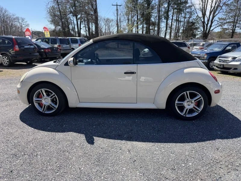 2005 Volkswagen New Beetle - Image 11 of 21