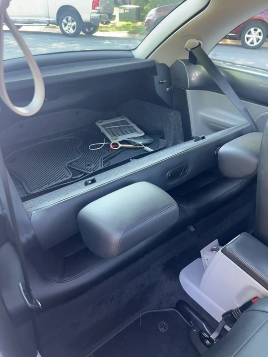2005 Volkswagen New Beetle - Image 22 of 23