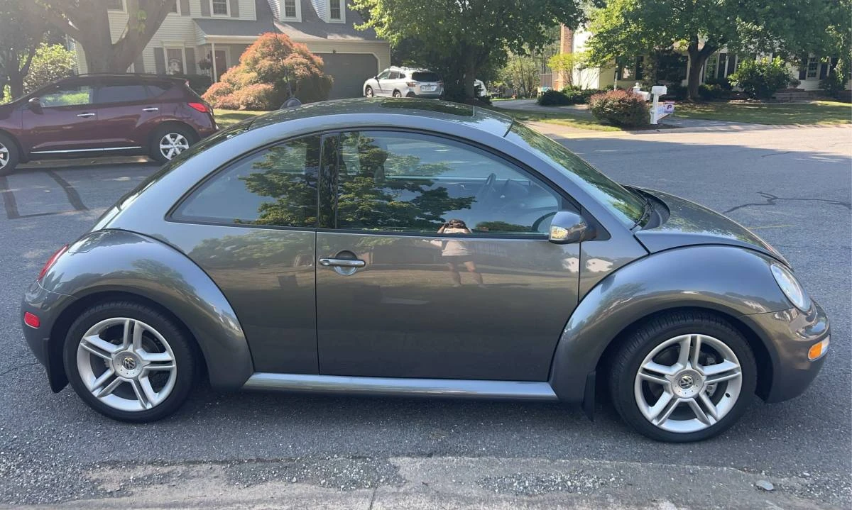 2005 Volkswagen New Beetle - Image 2 of 23