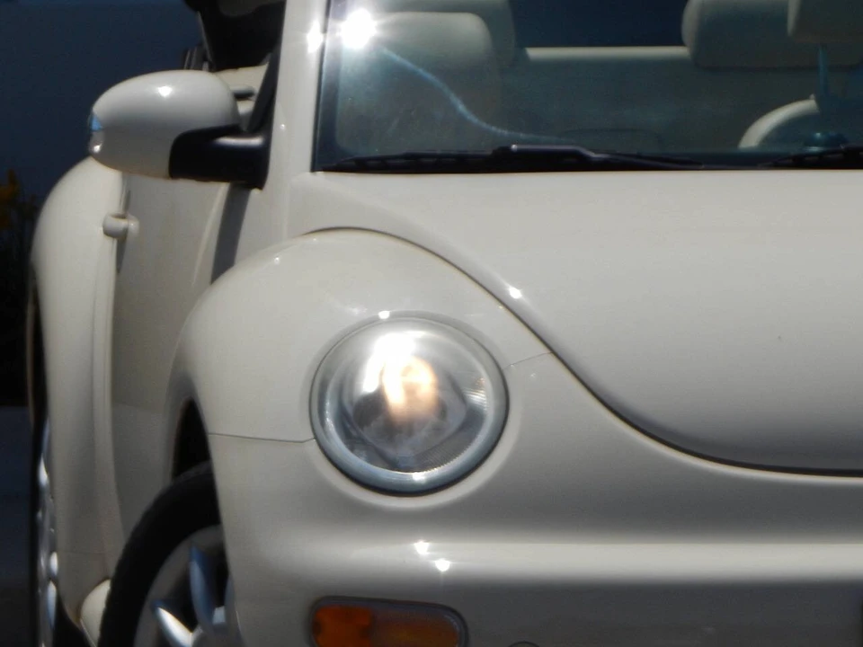 2005 Volkswagen New Beetle - Image 6 of 12