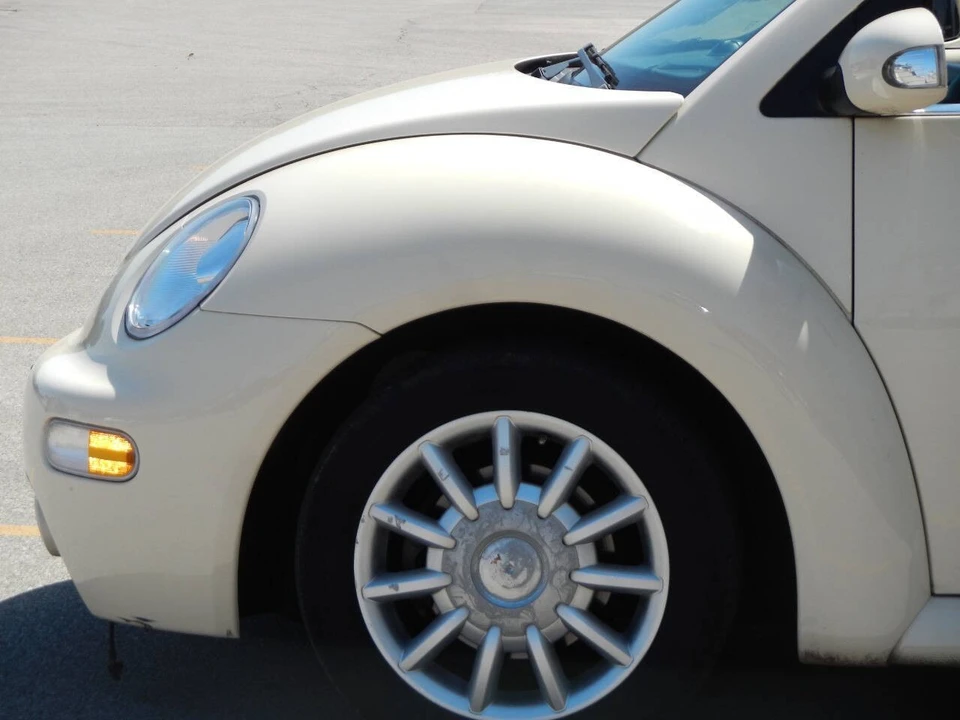 2005 Volkswagen New Beetle - Image 12 of 21