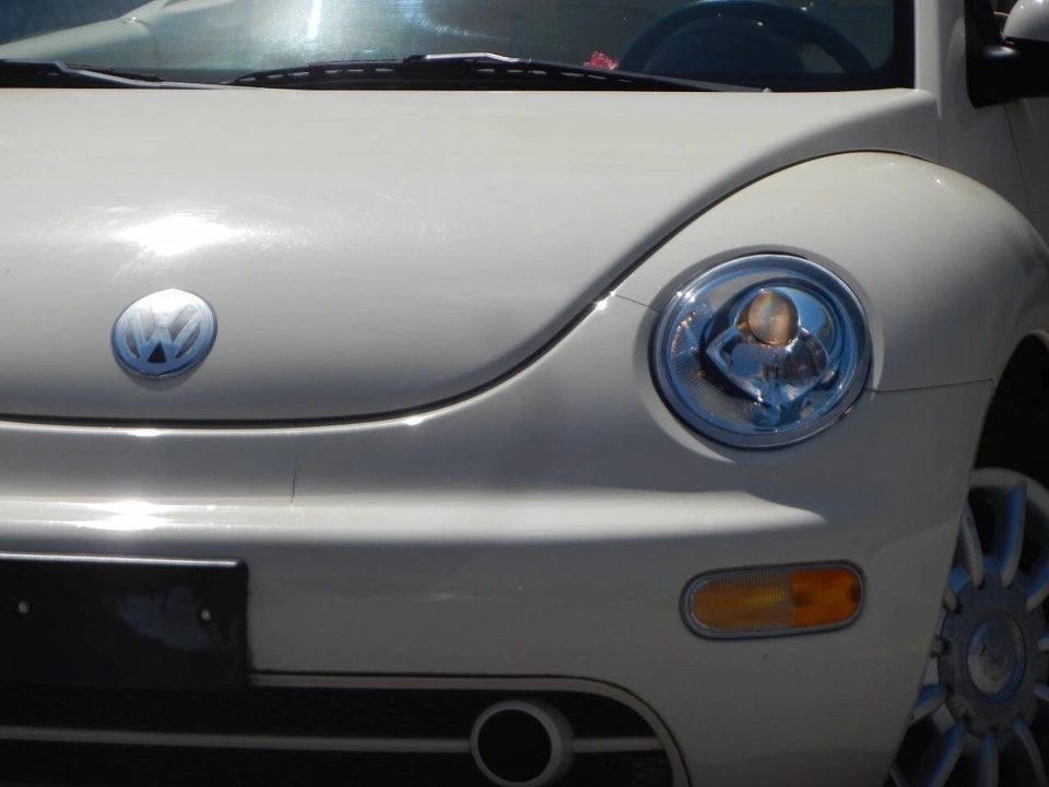 2005 Volkswagen New Beetle - Image 4 of 12