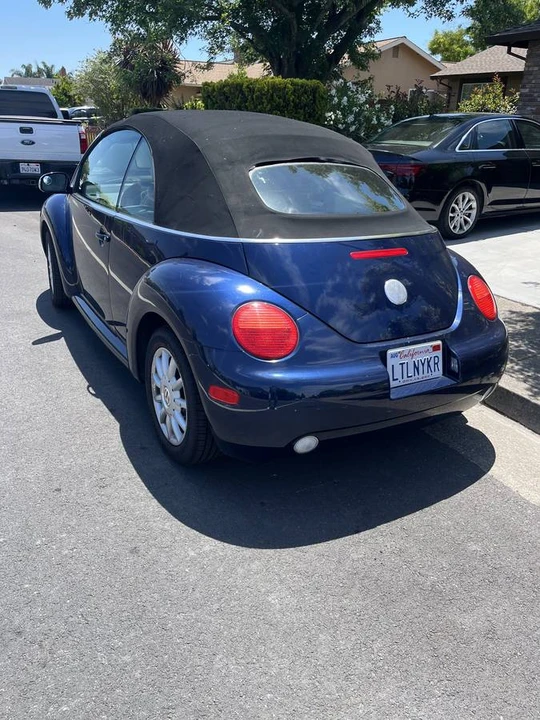2005 Volkswagen New Beetle - Image 3 of 5