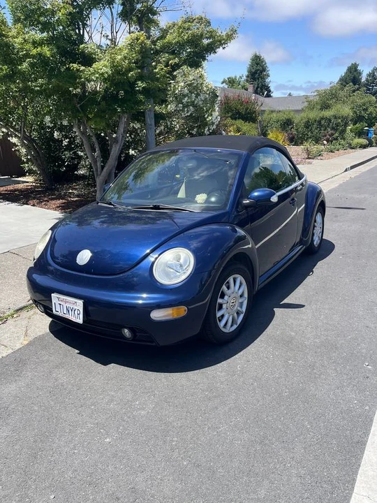 2005 Volkswagen New Beetle - Image 2 of 5
