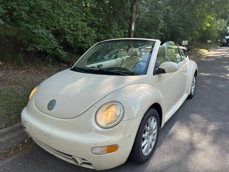 2005 Volkswagen New Beetle - Image 8 of 11