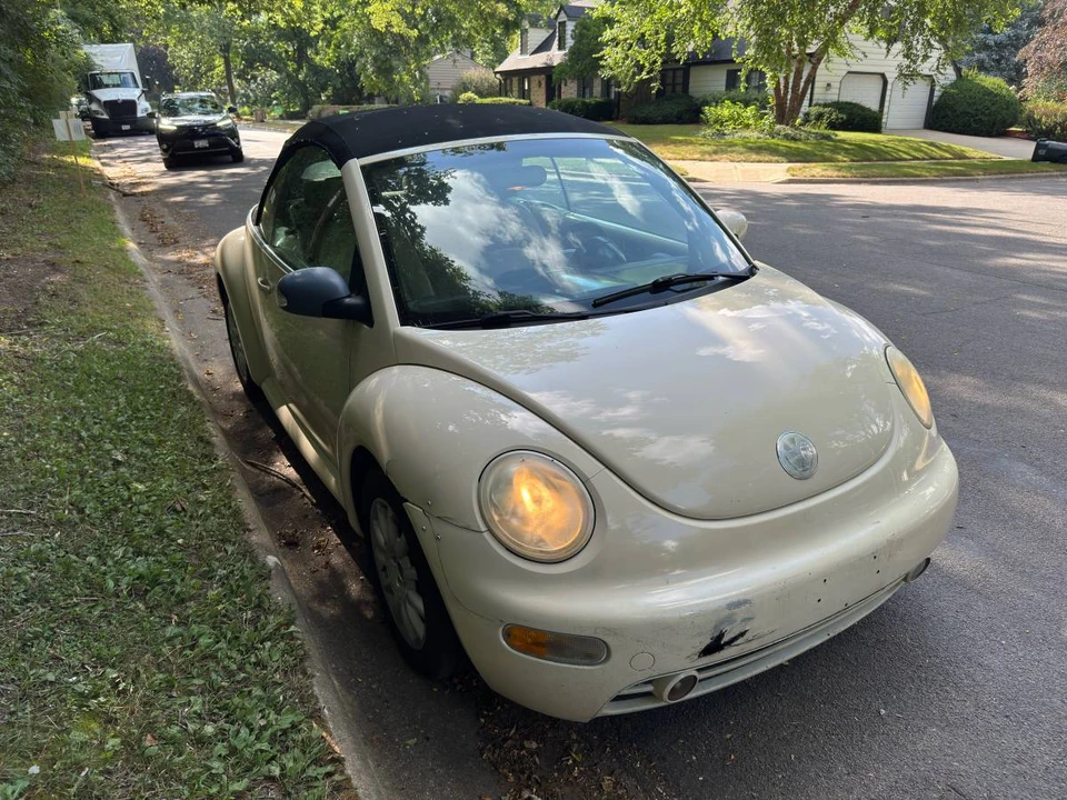 2005 Volkswagen New Beetle - Image 3 of 11