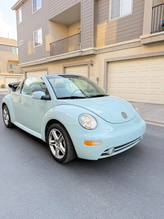 2005 Volkswagen New Beetle - Image 13 of 16