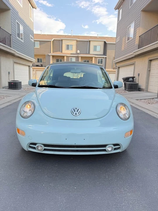 2005 Volkswagen New Beetle - Image 2 of 16